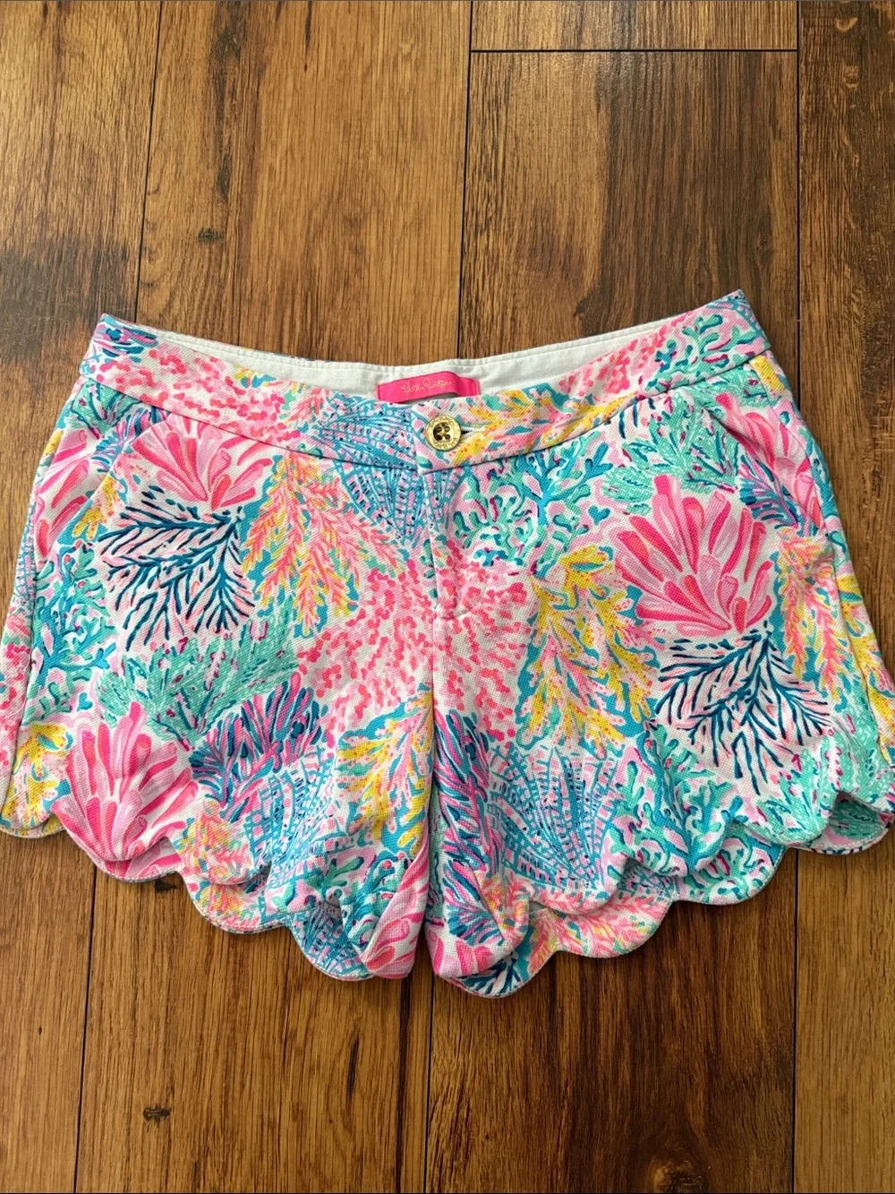 Lilly Pulitzer Pink Multi Tropical Scallop Hem Shorts